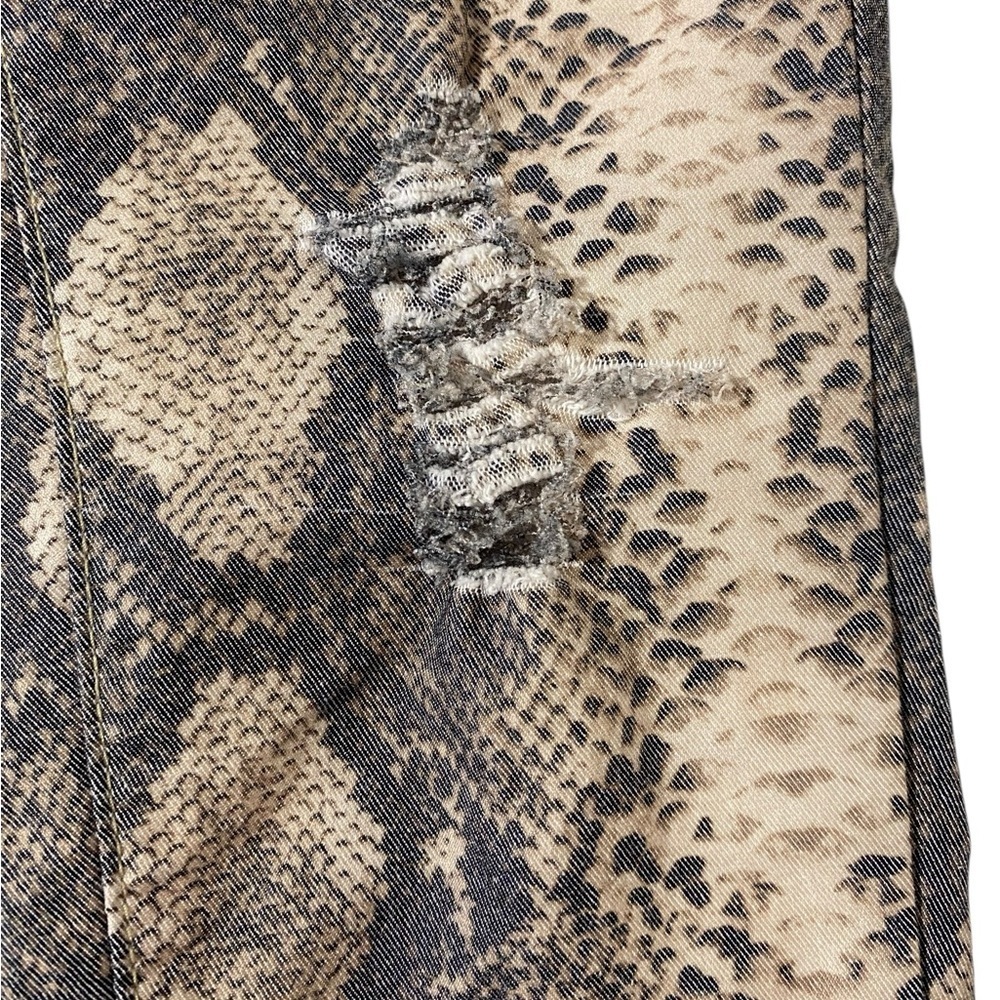 Python Print Skinny Jeans - Picture 13 of 14